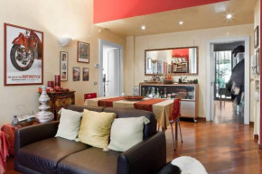 Apartment with terrace in central Milan